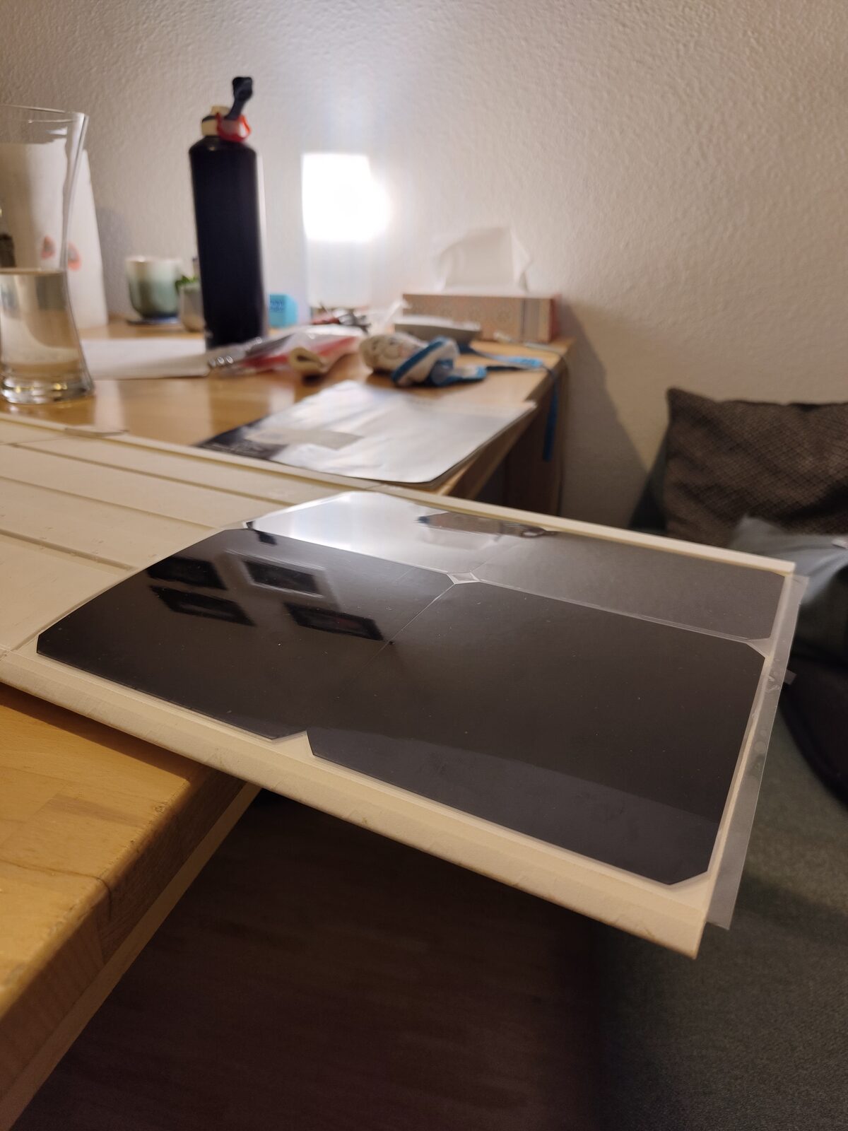 Fertig laminiertes Solarzellenmodul auf der Tragfläche